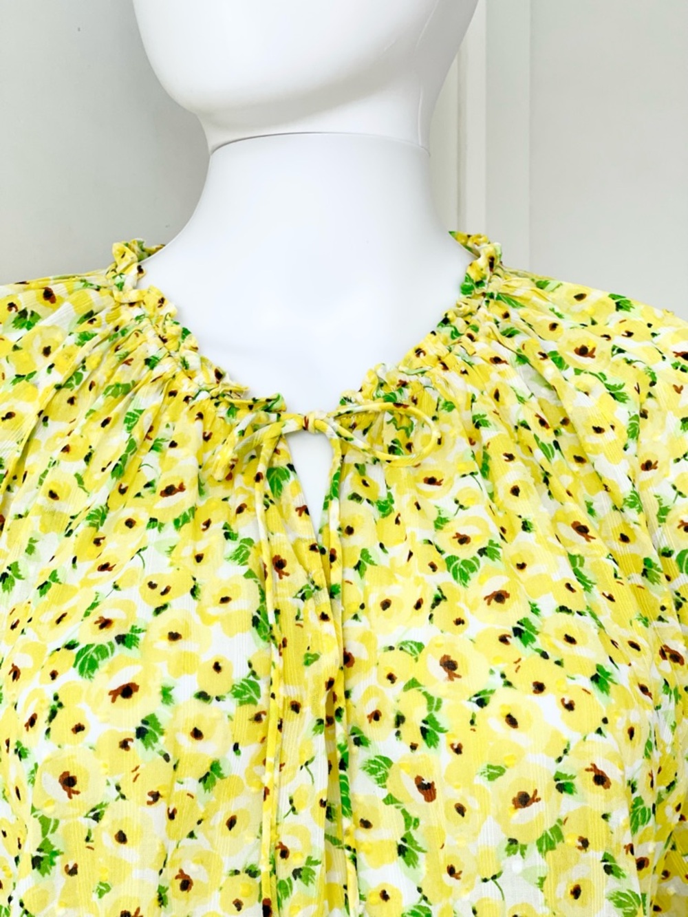 Ann Taylor LOFT Floral Clip Tie Neck 100% Cotton Blouse Ruffle Neckline - Picture 4 of 10